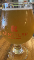 Künstler Brewing food