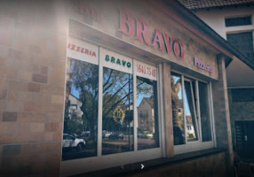 Pizzeria Bravo outside