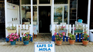 Cafe De Mola inside