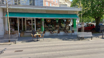 Odiba Café outside