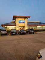 Ihop outside