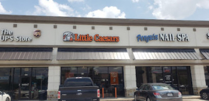 Little Caesars Pizza outside