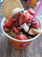 Josi's Frozen Yogurt food