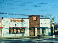 Popeyes Louisiana Kitchen outside