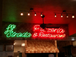 La Strada Pizzeria food