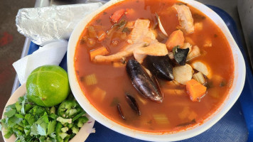 Mariscos El Pariente outside