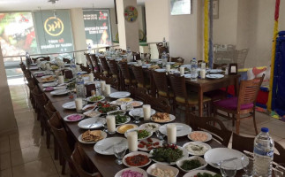 Öz Kurt Kebap Ve Künefe Salonu food