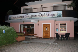 Ristorante Pizzeria Del Lago inside