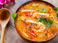 Tiara Tom Yam food