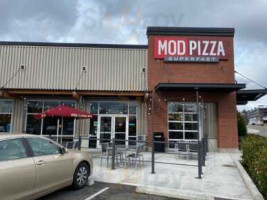 Mod Pizza food