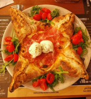 Le Tre Farine Pizzeria food