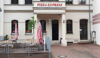 Gaststätte Pizza-Express outside