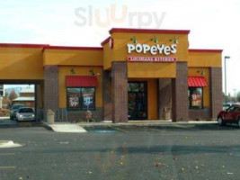 Popeyes Louisiana Kitchen outside