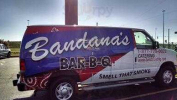 Bandana's B-q Terre Haute, In outside