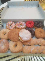 Winchell's Doughnut House food