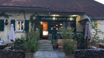 O'hanlons Irish Pub outside