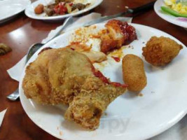 Golden Corral food