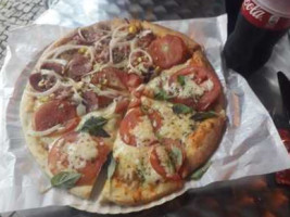 Las Pizzas food