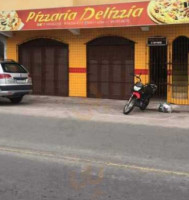 Pizzaria Delizzia outside