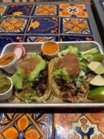 Taqueria El Barrio food