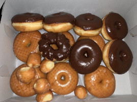 Foster's Donuts food