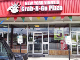 New York Vinny's Pizza outside