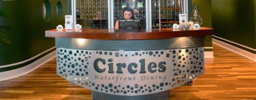 Circles Waterfront food
