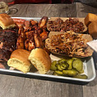 Hank Daddy's Barbecue food