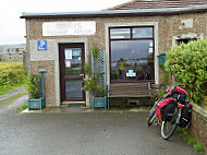 Gerri's Ice Cream Parlour outside