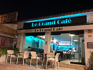 Le Grand Cafe inside