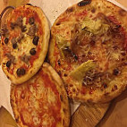 Pizzeria Tana Del Lupo food