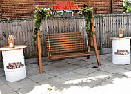 The Fountain Beefeater outside