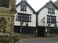 The Black Horse Inn outside