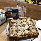 Palermos Pizza food