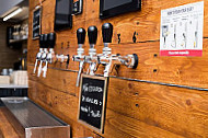 Na Medida Beer Tap House inside