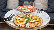 Ave Pizza Romana food