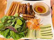 New Lemongrass: Taste Of Vietnam food