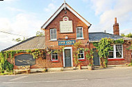 The Dove Dargate outside