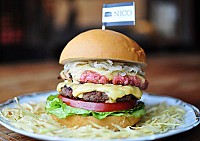 Nico Hamburgueria food