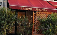 Pizzeria Peter Pan outside