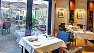 La Place Radisson Blu Champs-elysees food