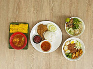 Bungsu Cafe food