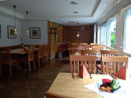 Gasthaus Zum Hirsch inside