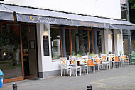 Cafe Famillich inside