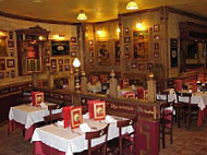 La Tagliatella inside