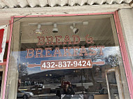 Judy’s Bread Breakfast Bakery Cafe outside