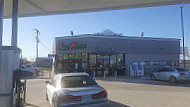 Kwik Market outside