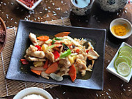 Fresh Bowl Thai Cuisine food