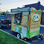 Cha-yen Food Truck outside