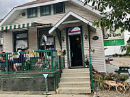 Evelyn's Old Bank outside